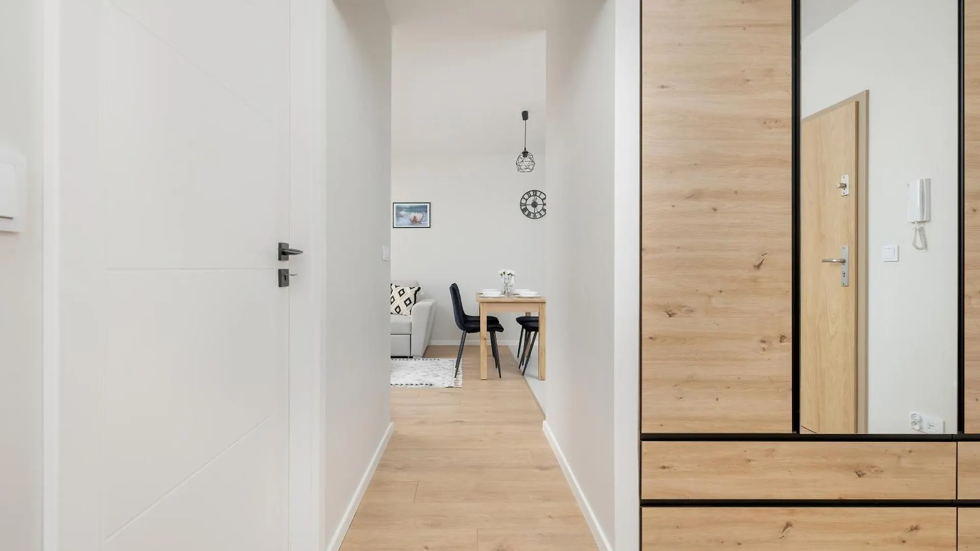 Bright Apartment Park Lotnikow Near Tauron Arena Krakow By Noclegi Renters