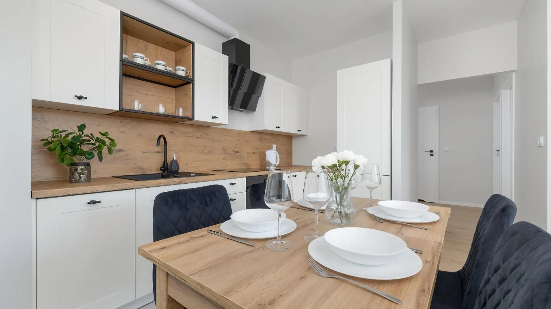 Bright Apartment Park Lotnikow Near Tauron Arena Krakow By Noclegi Renters